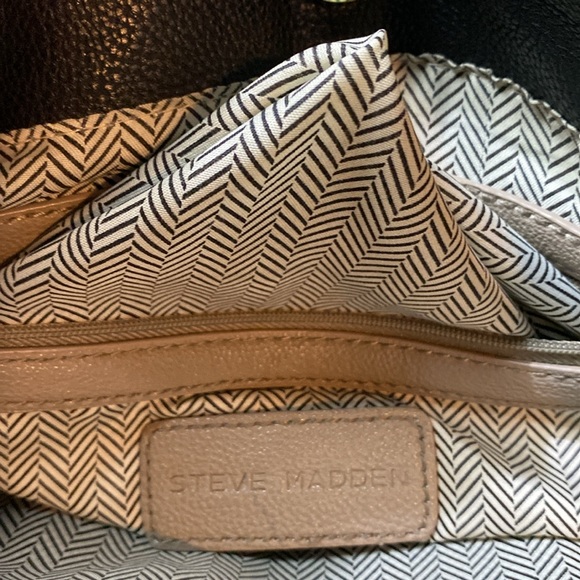 Steve Madden Big Shoulder Hand Held Hobo Purse For Travel Or Everyday - Picture 7 of 14